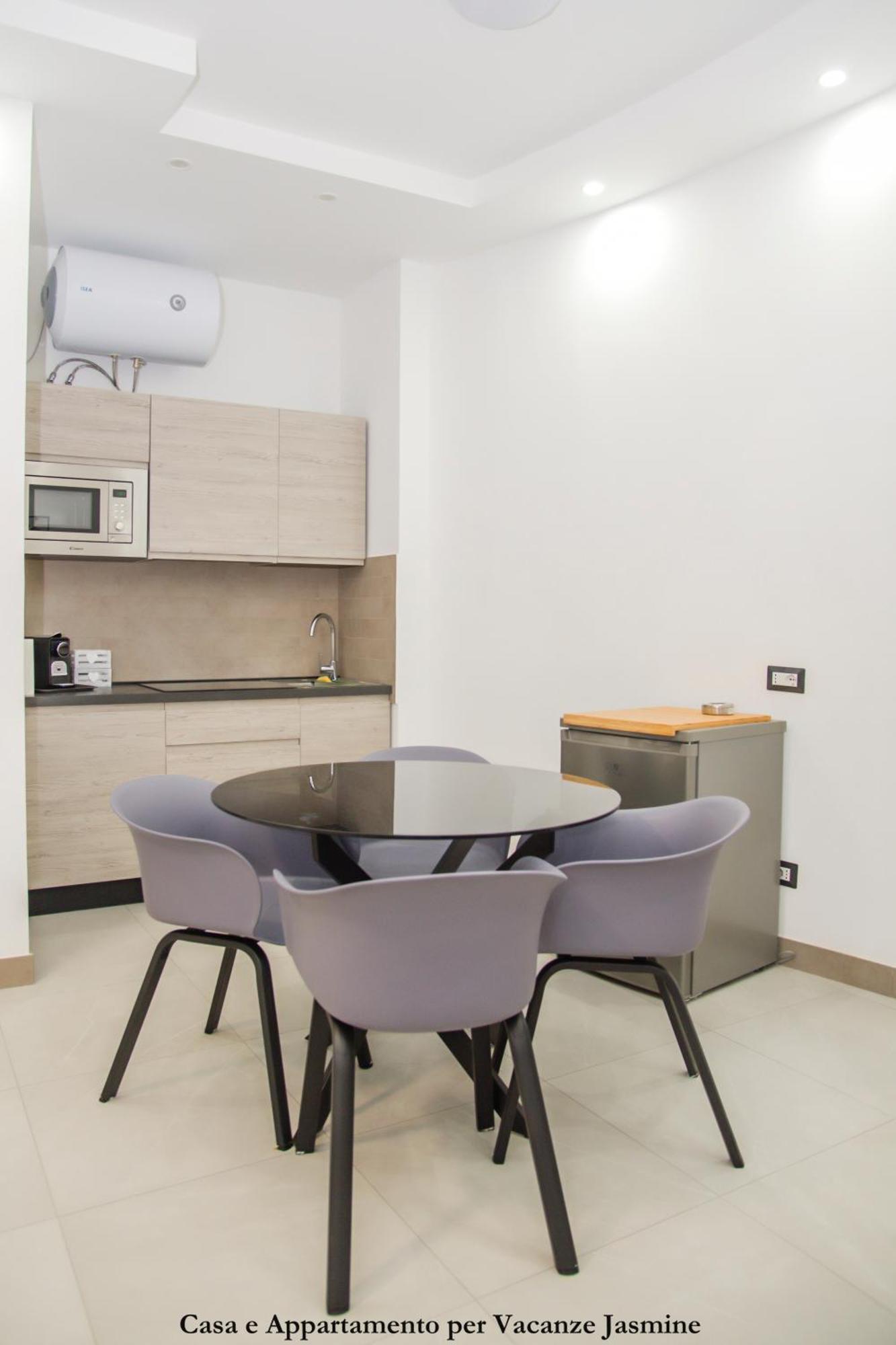 רומא Casa E Appartamento Per Vacanze Jasmine מראה חיצוני תמונה